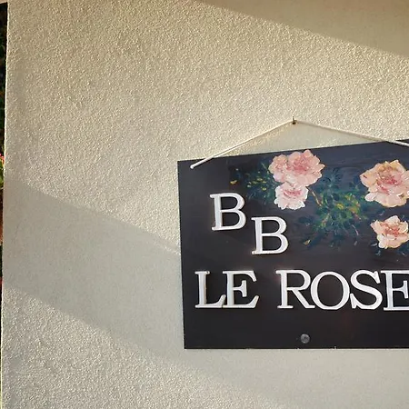 לינה וארוחת בוקר Le Rose